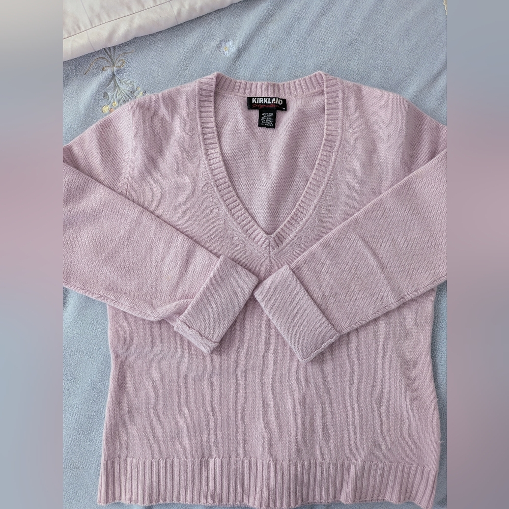 100% Cashmere V-neck